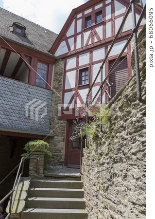 Fragment of the courtyard in the castle Marksburg 68066095