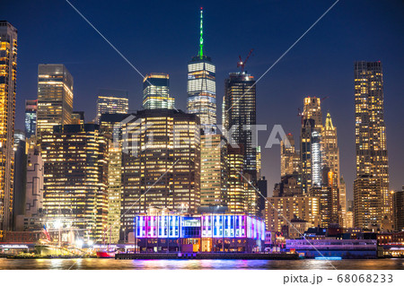 《ニューヨーク》マンハッタンの夜景・ブルックリンブリッジパーク 《ニューヨーク》マンハッタンの夜景・ブルックリンブリッジパーク 68068233