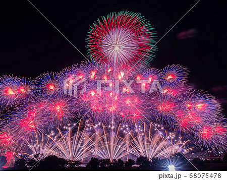 8月大阪・淀川 なにわ淀川花火大会 8月大阪・淀川 なにわ淀川花火大会 68075478