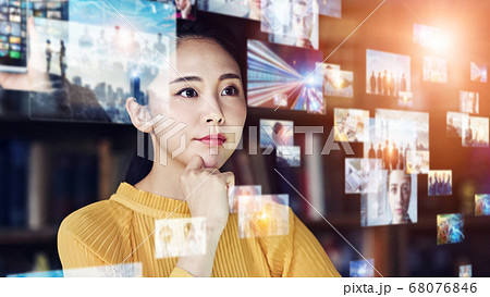 映像コンテンツ　ホログラム　立体映像 68076846