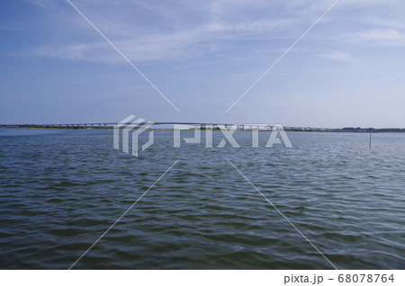 弁天島から見る浜名湖と浜名大橋 68078764