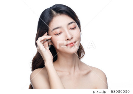 Portrait Of Beautiful Woman in Studio Portrait Of Beautiful Woman in Studio 68080030