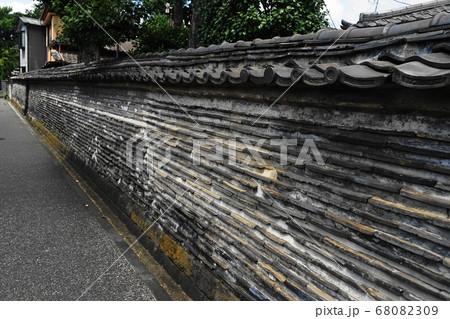 8月　台東134谷中･観音寺築地塀 68082309