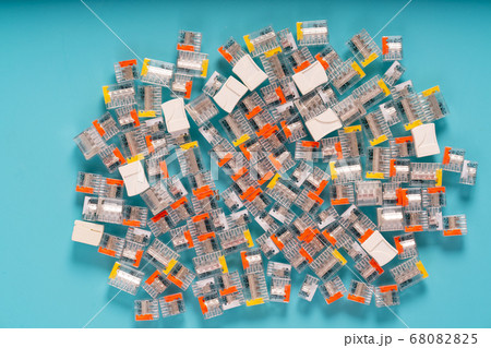 Quick connect terminals wire cable Wire Connectors 68082825