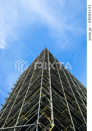ビルの足場 68084141