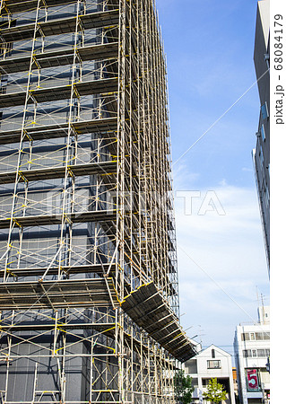 ビルの足場 68084179