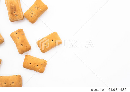 乾パン　白背景 68084485