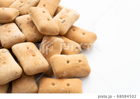 乾パン 白背景 乾パン 白背景 68084502