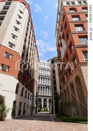 汐留のイタリア街の風景 68087995