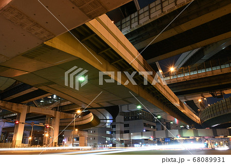 道路が何層にも重なる姿が「西の横綱」や「ヤマタノオロチ」と評される大阪市の阿波座ジャンクション 68089931