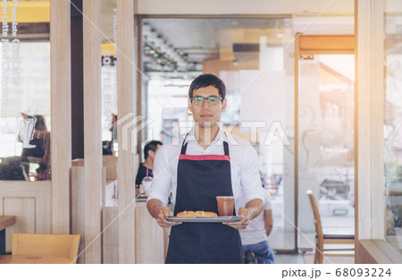 Owner coffee shop Owner coffee shop 68093224