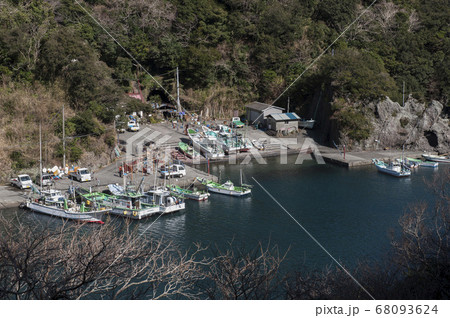 早春の陽だまりの漁港・南伊豆町 早春の陽だまりの漁港・南伊豆町 68093624