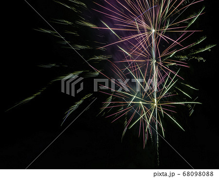 Fireworks display night in London, United Kingdom Fireworks display night in London, United Kingdom 68098088