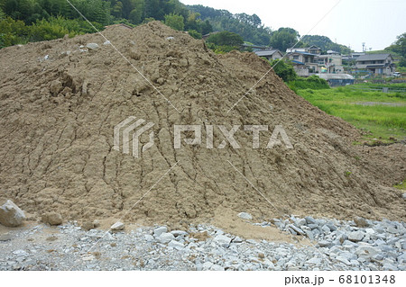 仮置残土 68101348