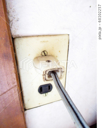 コンセント 68102257