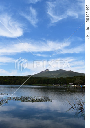 駒ヶ岳と大沼 駒ヶ岳と大沼 68102490