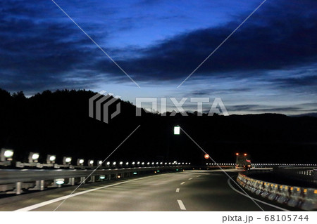 朝霧・トワイライトクルーズ・新東名高速【静岡県】 朝霧・トワイライトクルーズ・新東名高速【静岡県】 68105744