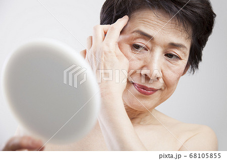 髪の毛の悩み 髪の毛の悩み 68105855