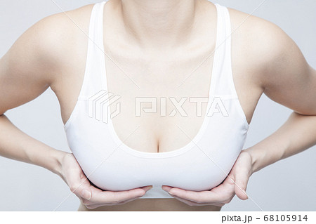 Female bust - Stock Photo [68105914] - PIXTA