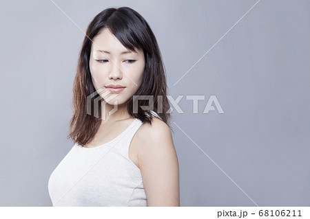 女性ポートレート 68106211