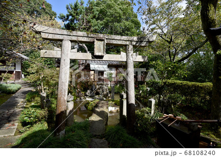 岩屋寺　大石弁財天 68108240