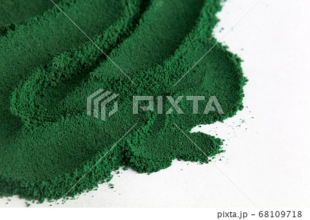 green chlorella or spirulina algae, or matcha, on white background 68109718