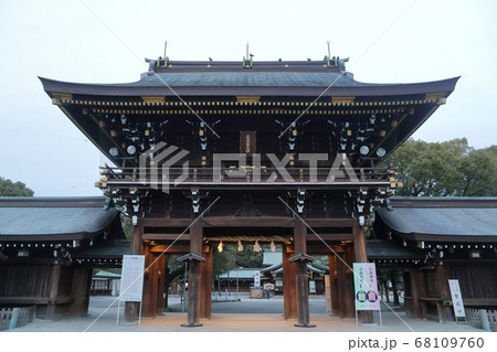 由緒正しき神社 真清田神社 桜門 愛知県 一宮市 の写真素材