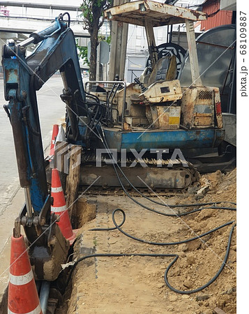 backhoe for drill ground. backhoe for drill ground. 68109887