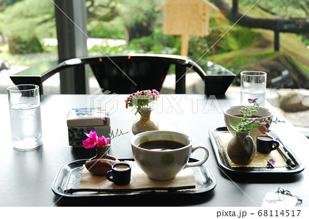 レストランのモーニングコーヒー レストランのモーニングコーヒー 68114517