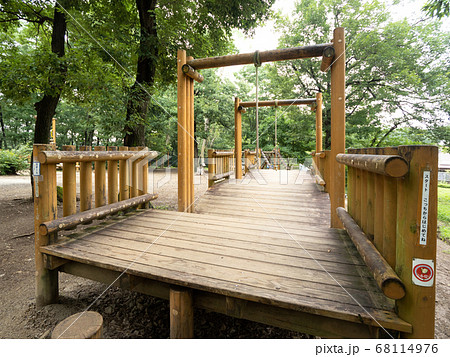 フィールドアスレチックの遊具 68114976