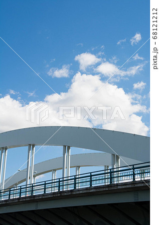 アーチ橋と青空 アーチ橋と青空 68121212