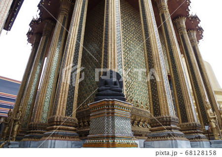 タイ　バンコク　エメラルド寺院　ワットプラケオ 68128158