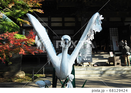 九品仏浄真寺 本堂の鶴像 九品仏浄真寺 本堂の鶴像 68129424