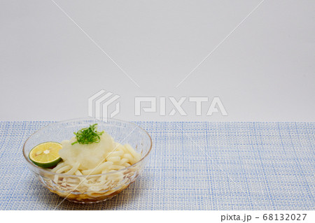冷やしおろしうどん 68132027