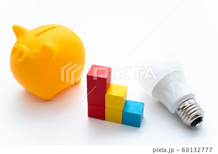電気代 グラフ 電球 豚の貯金箱 電気代 グラフ 電球 豚の貯金箱 68132777