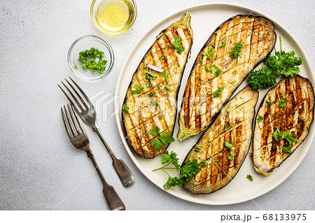 Grilled eggplant slices Grilled eggplant slices 68133975