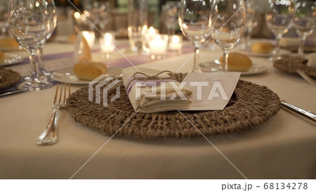 table tiling at the wedding at the restaurant 68134278