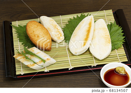 笹かまぼこ_仙台名産の郷土料理 68134507