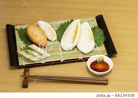 笹かまぼこ_仙台名産の郷土料理 68134509