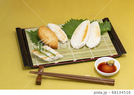 笹かまぼこ_仙台名産の郷土料理 68134510