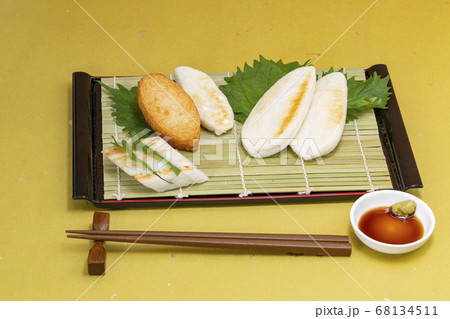 笹かまぼこ_仙台名産の郷土料理 68134511