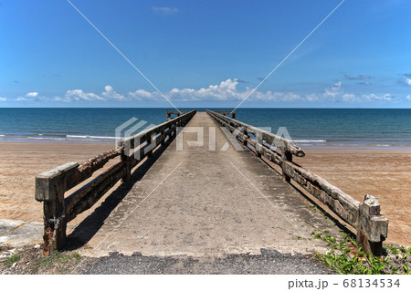 Photos of old bridges with traces of cracks and damage that have been created for a long time. 68134534