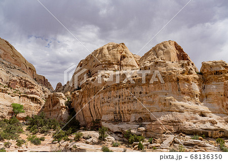 Beautiful landscape around the Hickman Bridge 68136350