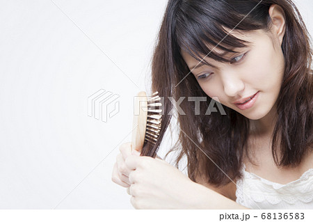 傷んだ髪の毛 傷んだ髪の毛 68136583