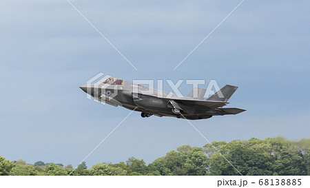 アメリカ海兵隊F-35BライトニングⅡ離陸 アメリカ海兵隊F-35BライトニングⅡ離陸 68138885