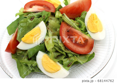 サラダ 野菜 食べ物 68144762