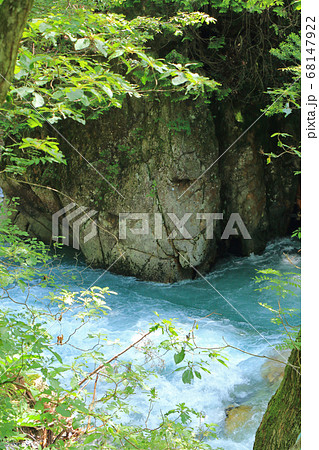 安曇野 烏川渓谷緑地の人面岩の写真素材