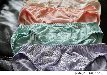 女性用下着　いろんな色の新品ショーツ 68148429