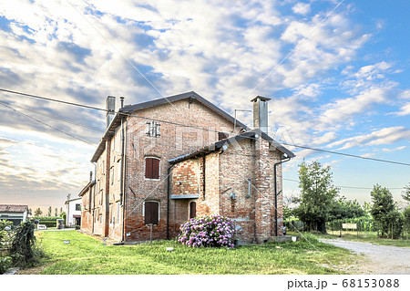 田舎 農家 住宅 68153088