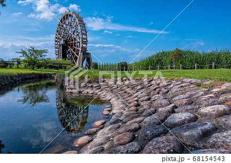 滋賀県東近江市の能登川水車と美しい風景 滋賀県東近江市の能登川水車と美しい風景 68154543
